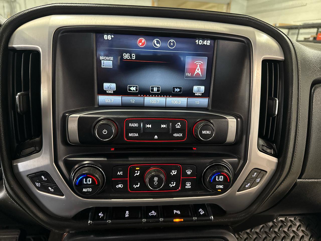 Used 2015 GMC Sierra 1500 SLT w/ SLT Crew Cab Value Package image 17