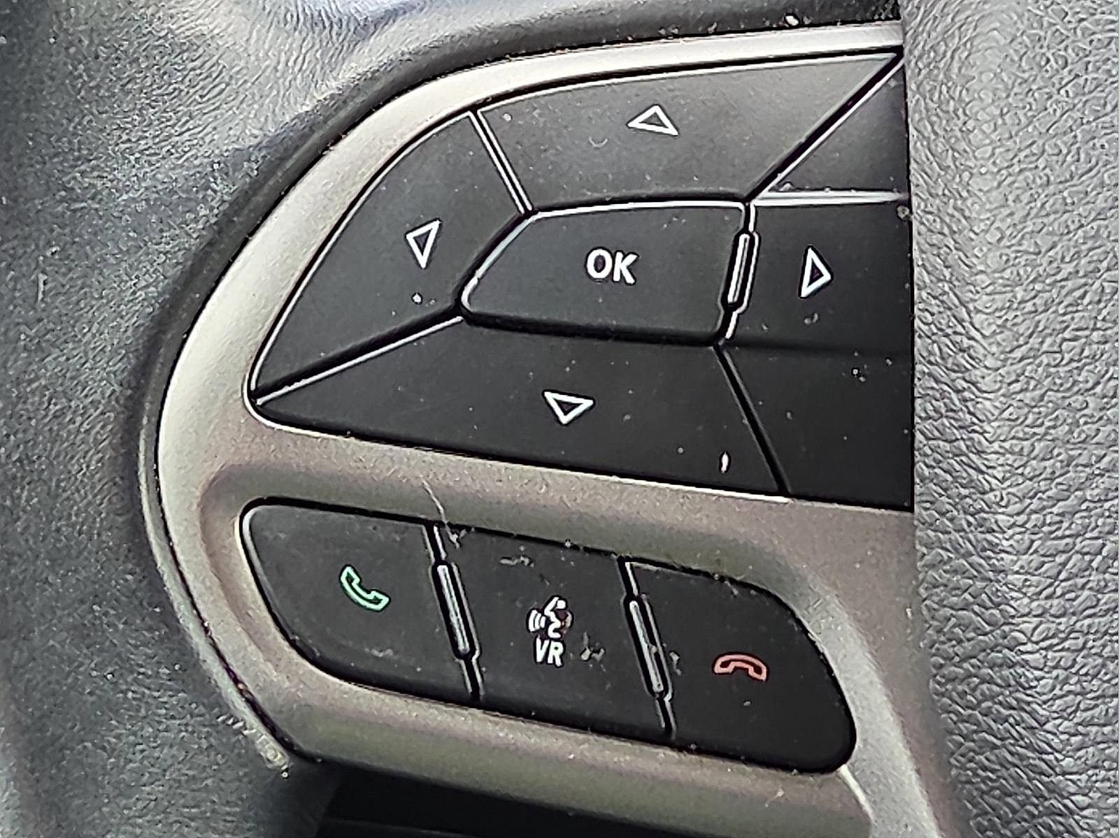 Used 2019 Jeep Cherokee Latitude Plus FWD image 19