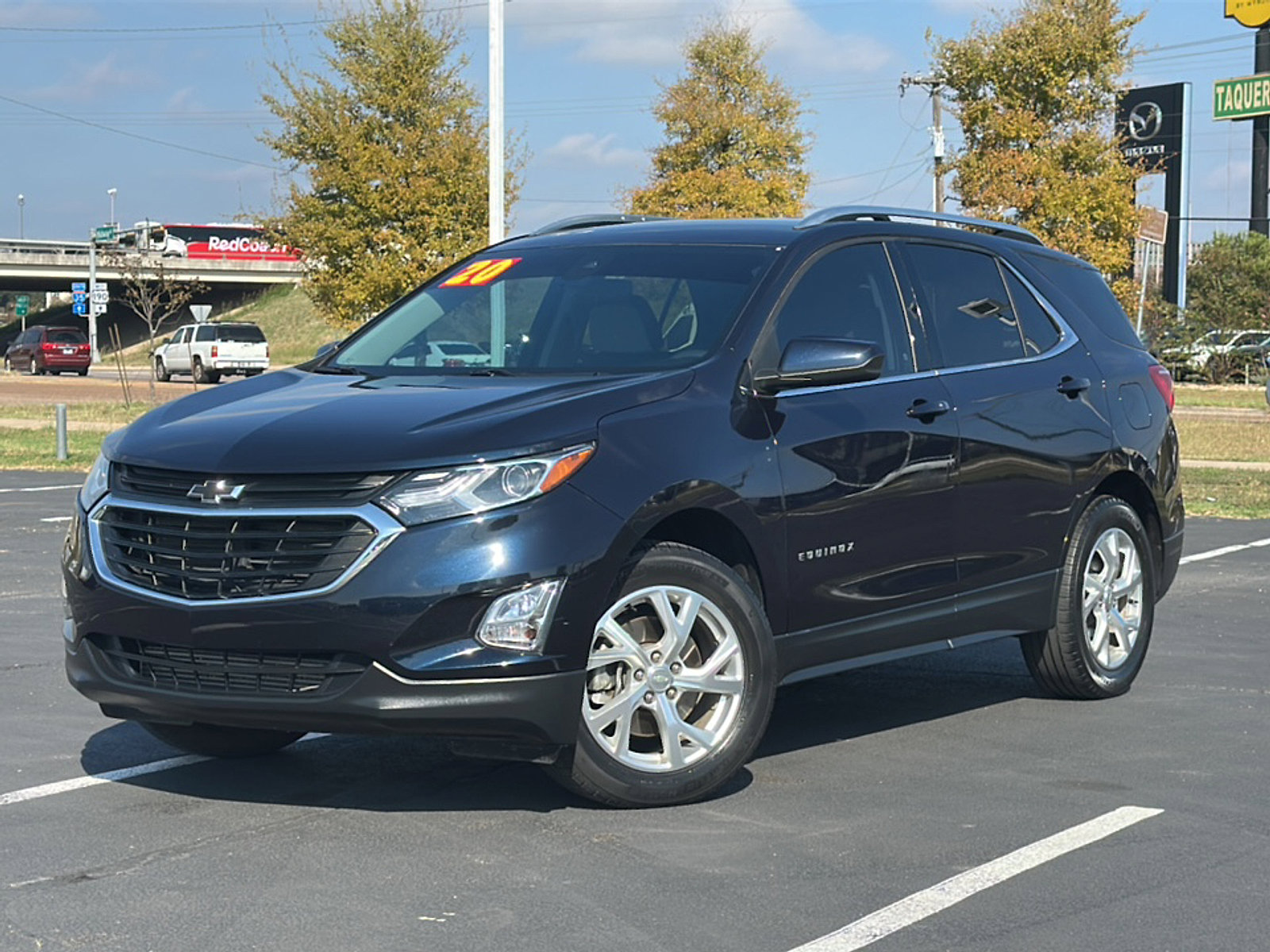 Used 2020 Chevrolet Equinox LT image 2
