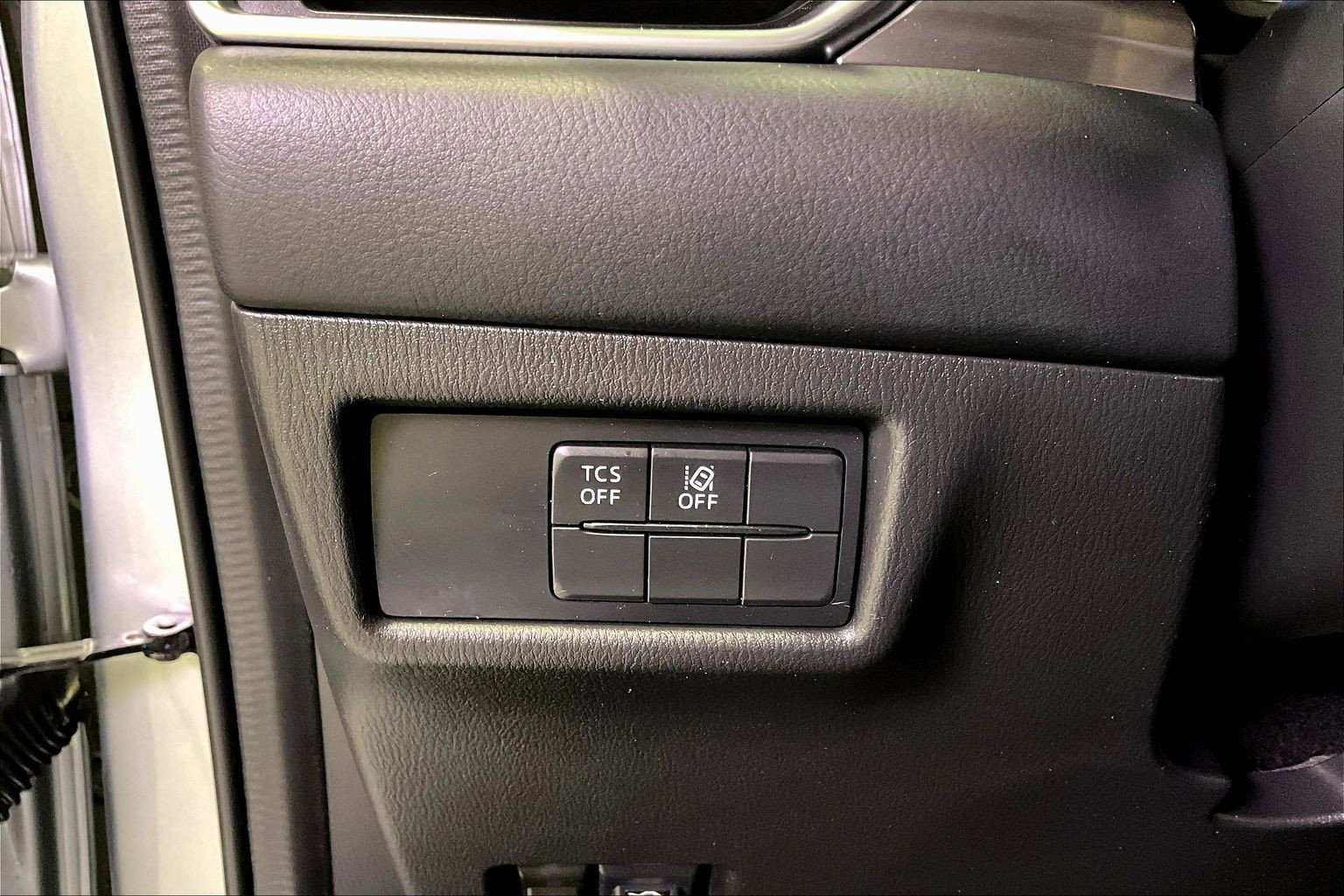 Used 2019 MAZDA CX-5 Touring FWD image 17