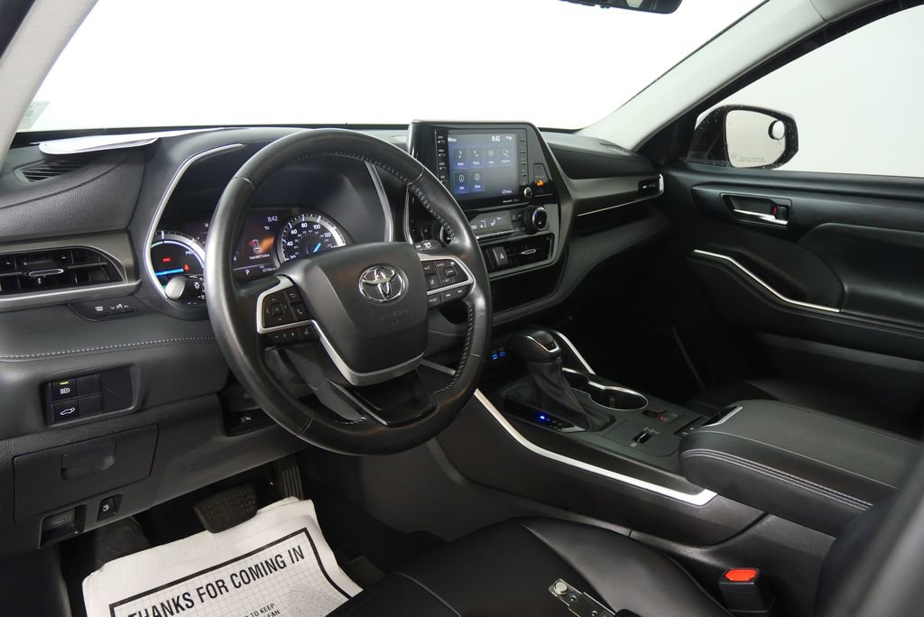 Used 2022 Toyota Highlander XLE image 13