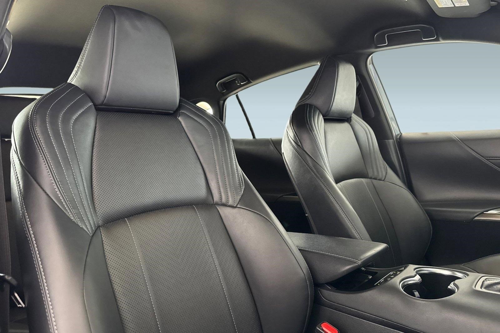 Certified 2024 Toyota Venza Limited AWD/4WD image 32