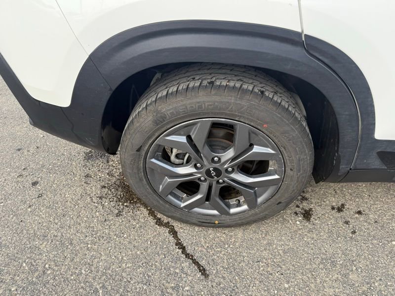 Certified 2024 Kia Seltos S image 17