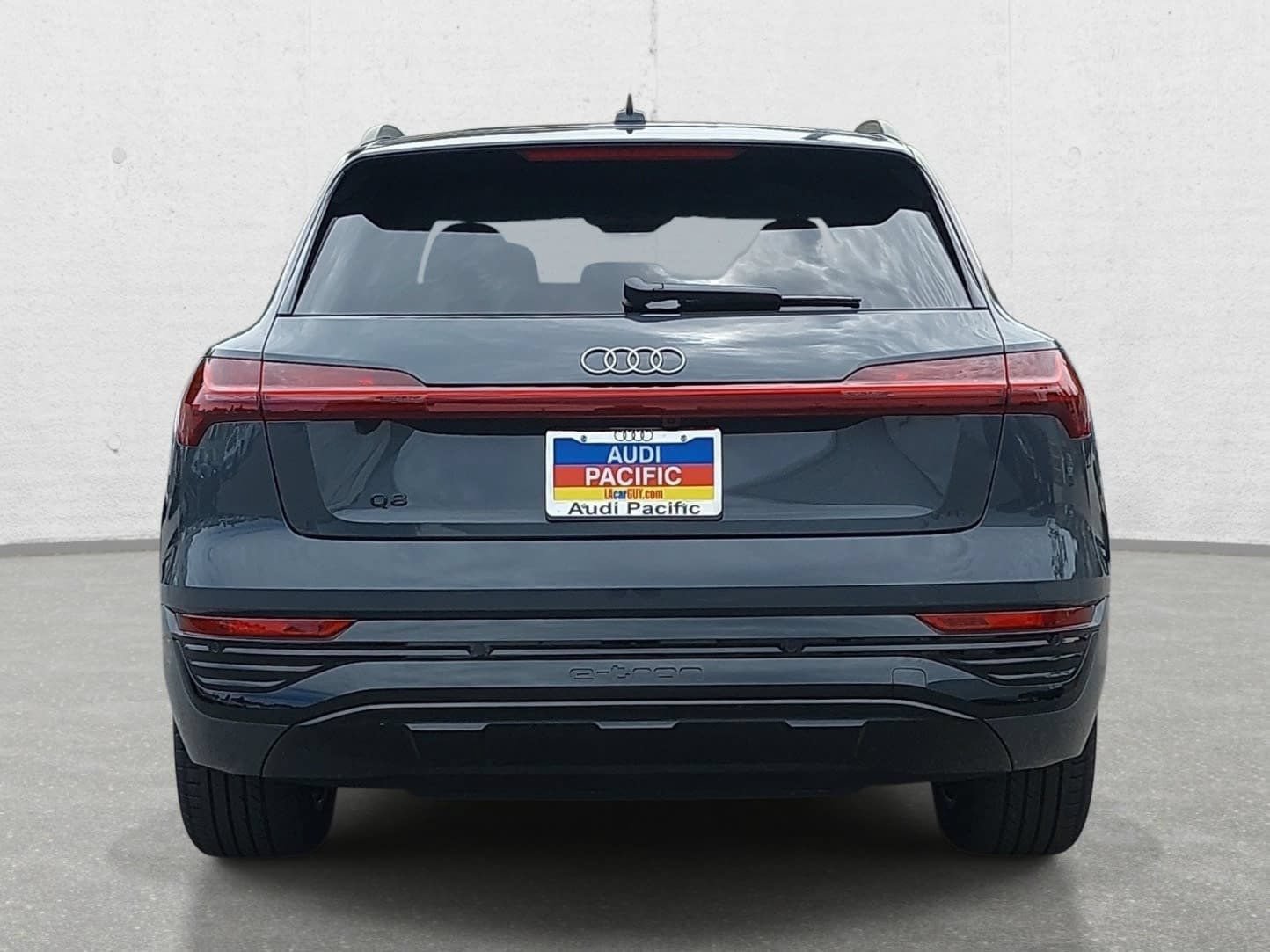 Used 2024 Audi Q8 e-tron Premium AWD/4WD image 6