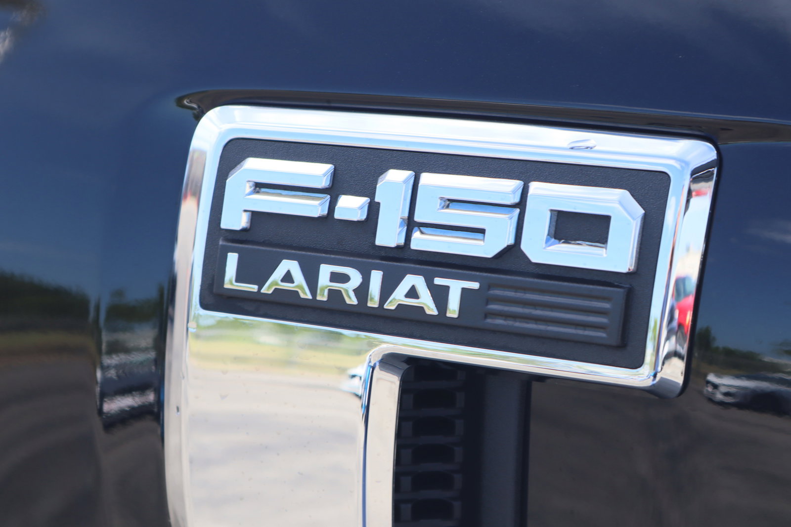 New 2025 Ford F150 Lariat w/ Equipment Group 501A Mid image 12