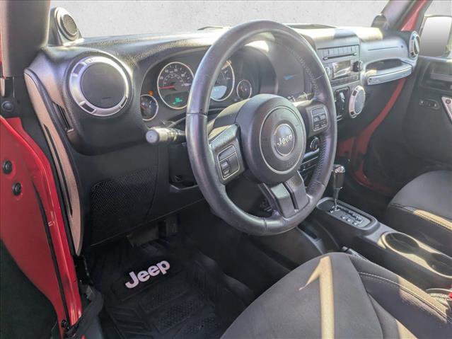 Used 2013 Jeep Wrangler Unlimited Sahara w/ Max Tow Pkg image 9