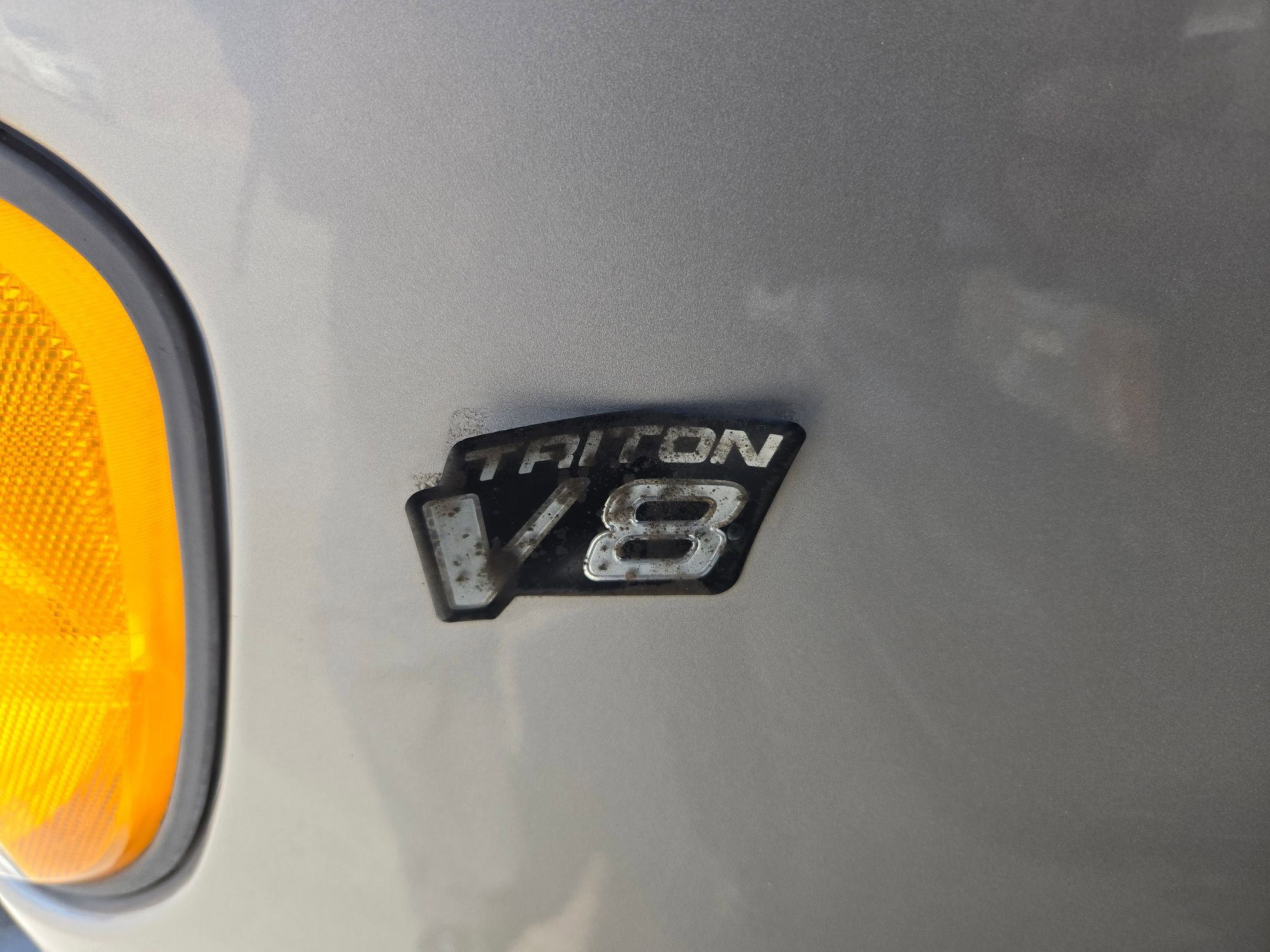 Used 2001 Ford E-150 and Econoline 150 Wagon image 8