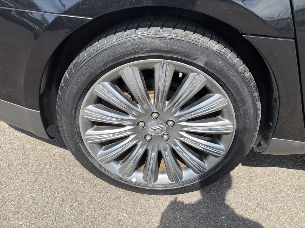 Used 2013 Lincoln MKS AWD image 30
