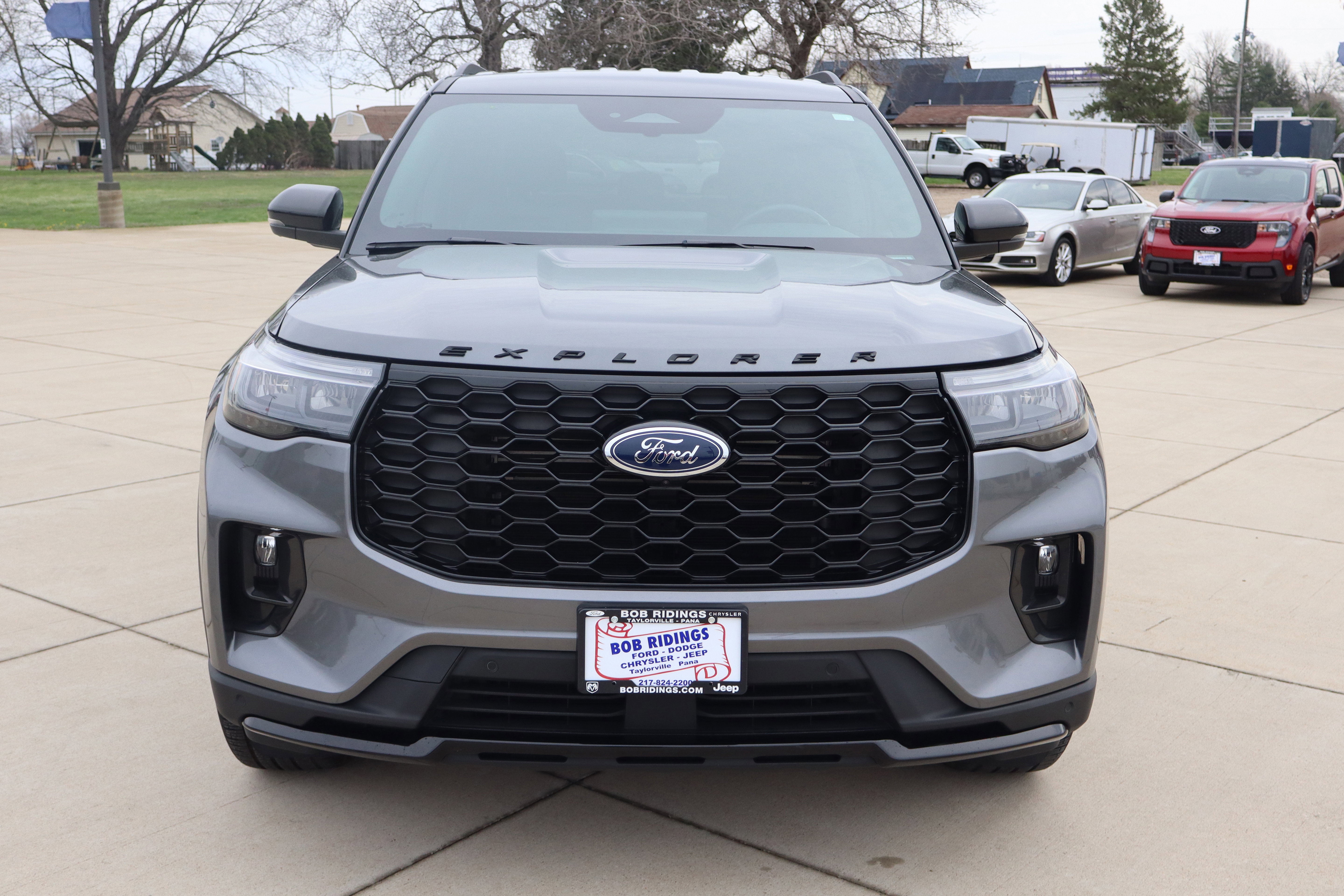 Used 2025 Ford Explorer ST-Line w/ ST-Line Street Pack AWD/4WD image 2