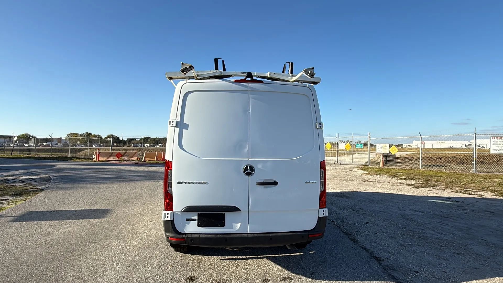 Used 2020 Mercedes-Benz Sprinter 1500 w/ Driver Convenience Package image 5