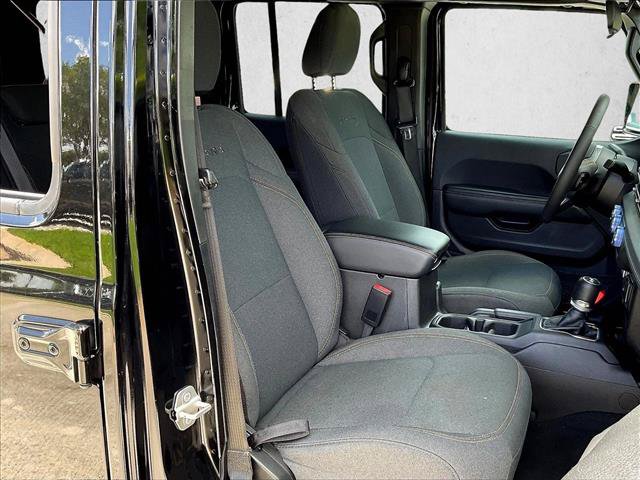 Used 2024 Jeep Wrangler Unlimited Sahara AWD/4WD image 9