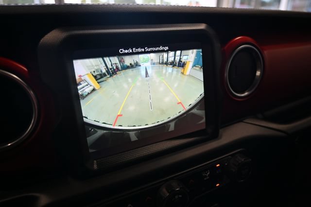 Used 2018 Jeep Wrangler Unlimited Rubicon AWD/4WD image 16