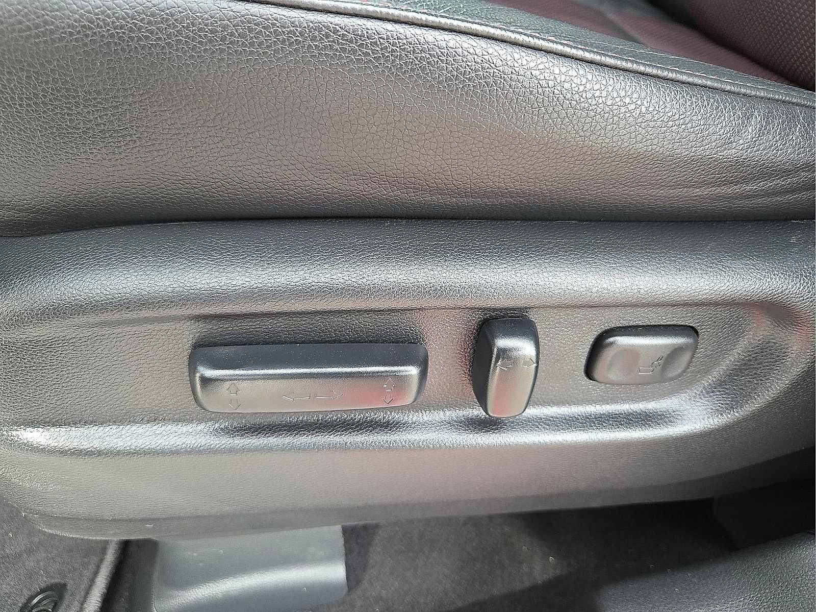 Used 2025 Honda Ridgeline Black Edition image 13