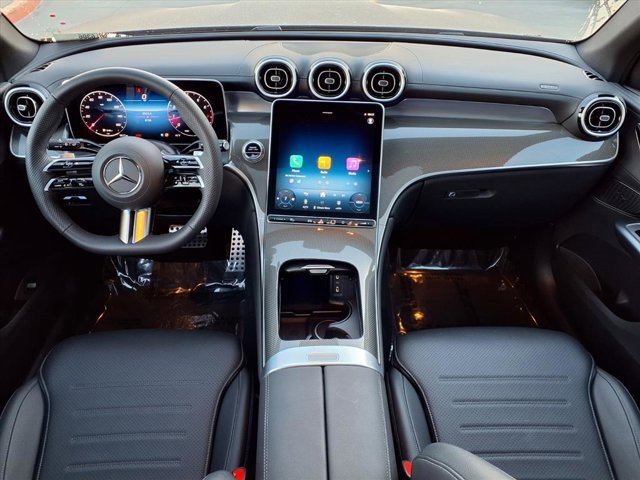 Used 2025 Mercedes-Benz GLC 300 image 4
