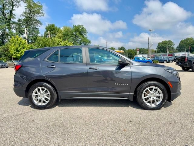 Used 2022 Chevrolet Equinox LS AWD/4WD image 7