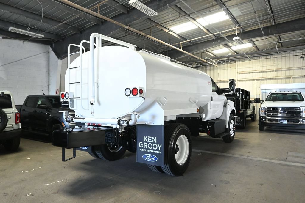 New 2027 Ford F750 2WD Regular Cab Super Duty image 9