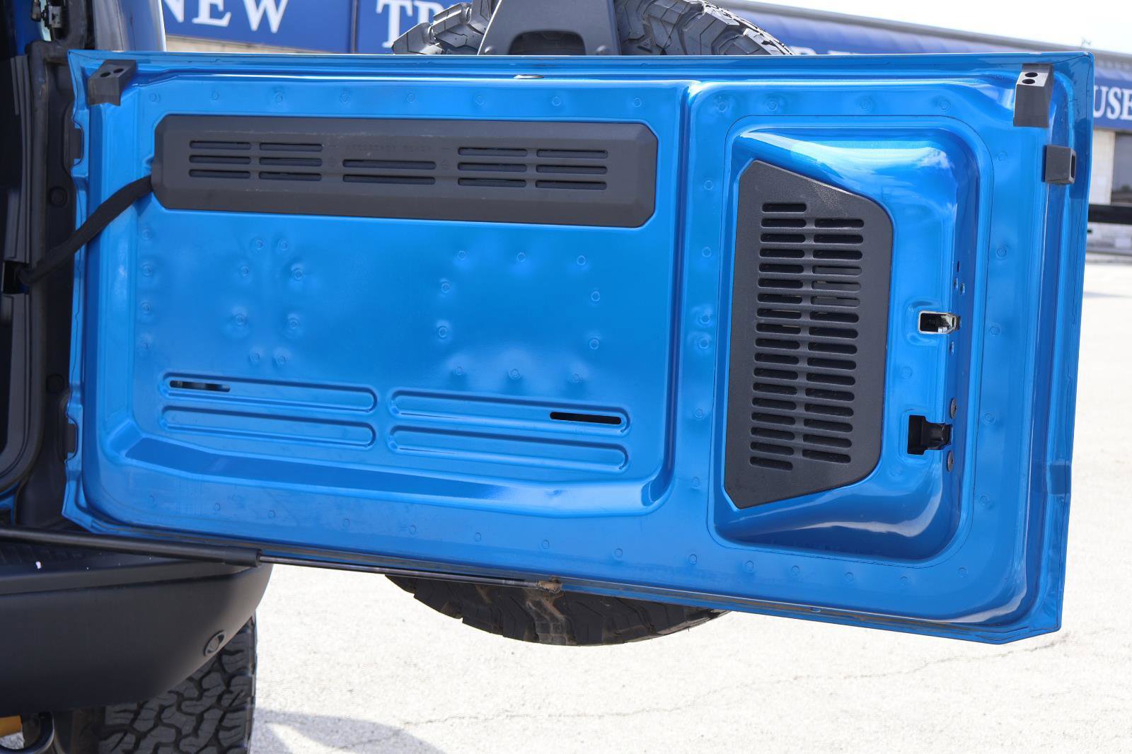 Certified 2025 Ford Bronco Badlands image 8