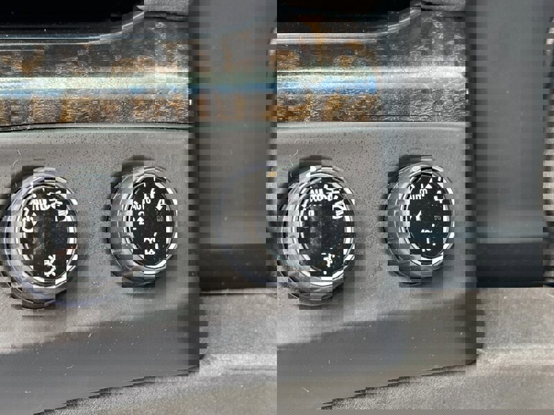 Used 2015 Cadillac Escalade Platinum image 26