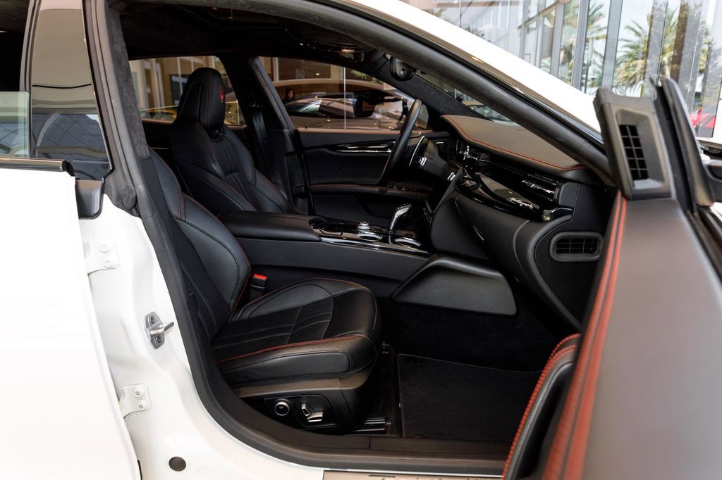Used 2022 Maserati Quattroporte Modena RWD image 12