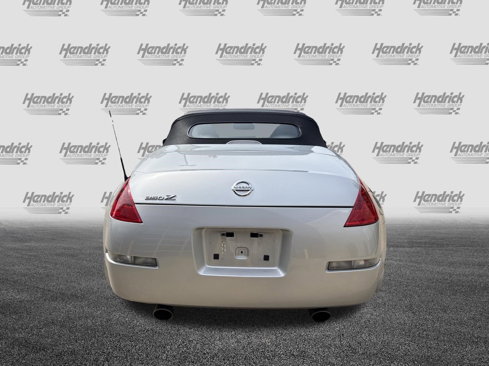 Used 2008 Nissan 350Z Touring RWD image 9