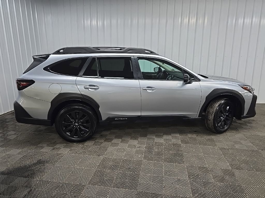 Used 2023 Subaru Outback Onyx Edition image 2
