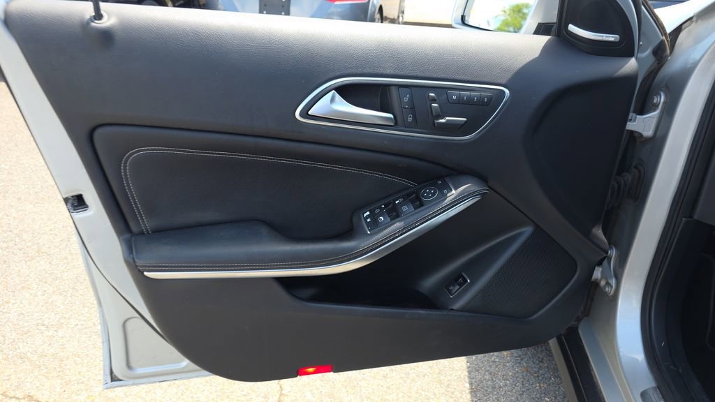 Used 2015 Mercedes-Benz GLA 250 4MATIC image 11