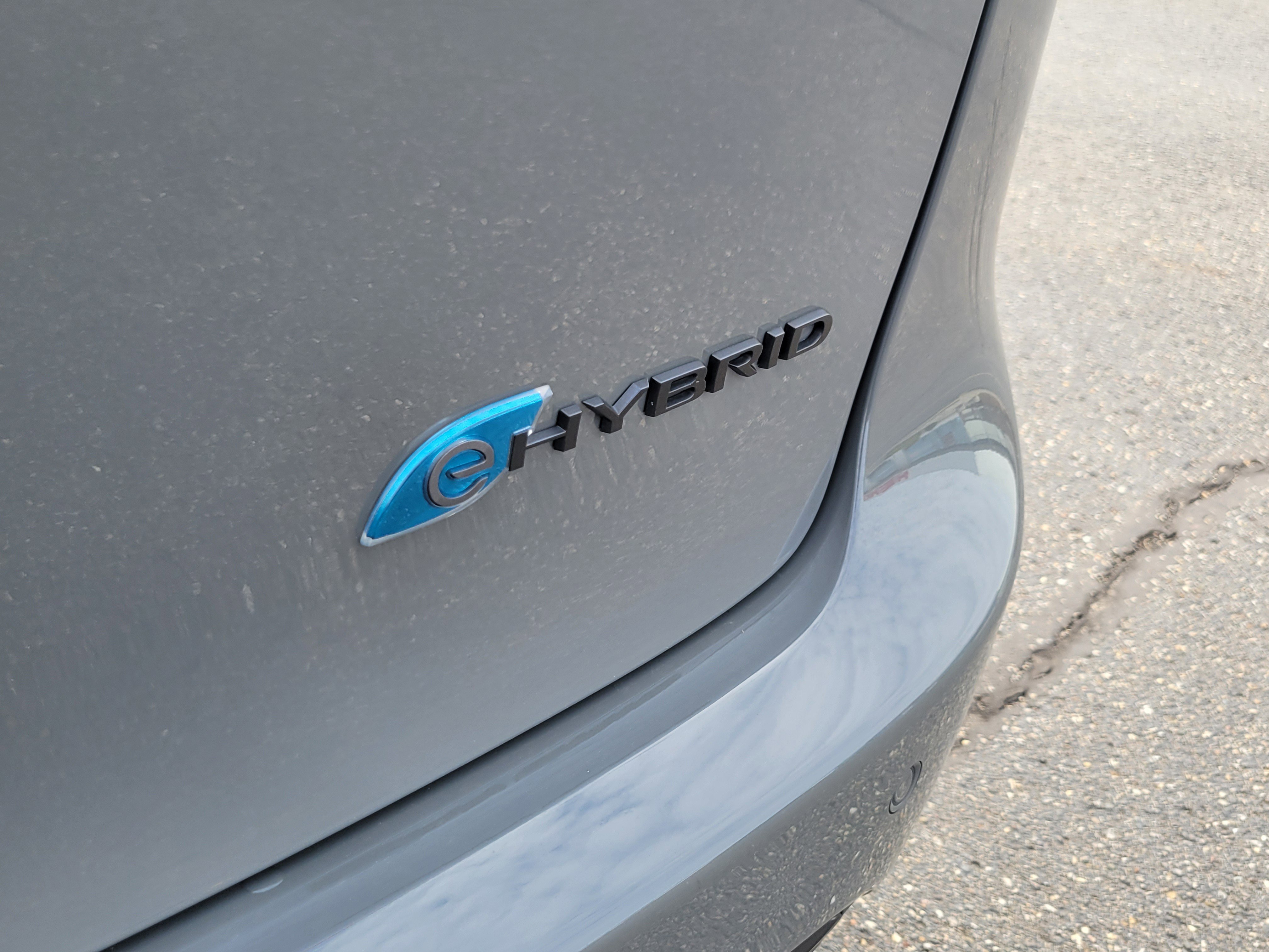 Used 2022 Chrysler Pacifica Limited w/ S Appearance Package image 21