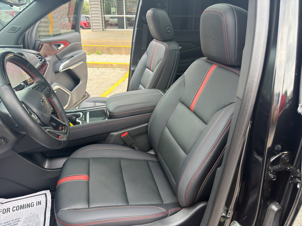 Used 2025 Chevrolet Traverse RS FWD image 20