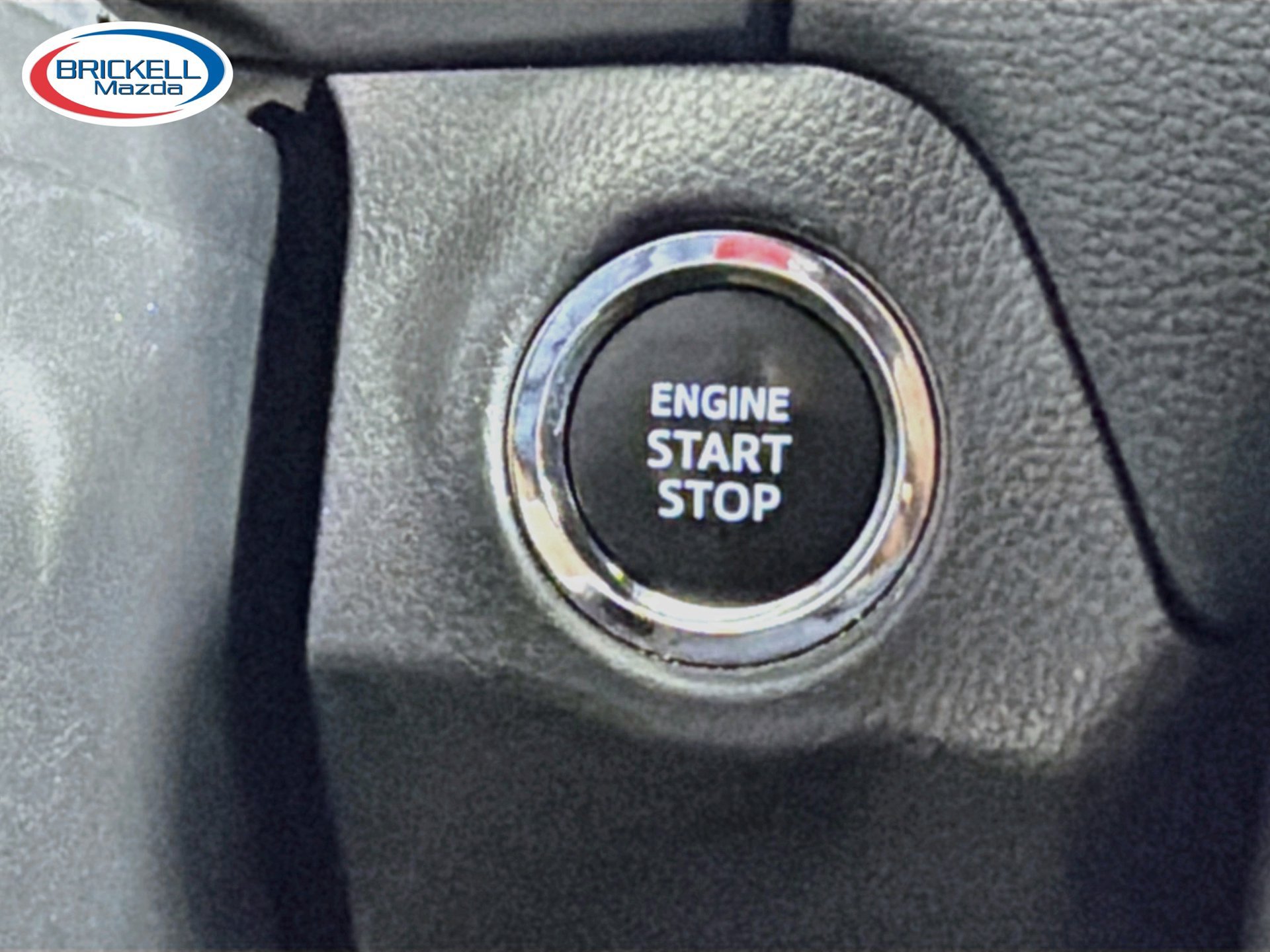 Used 2025 Toyota RAV4 XLE FWD image 32
