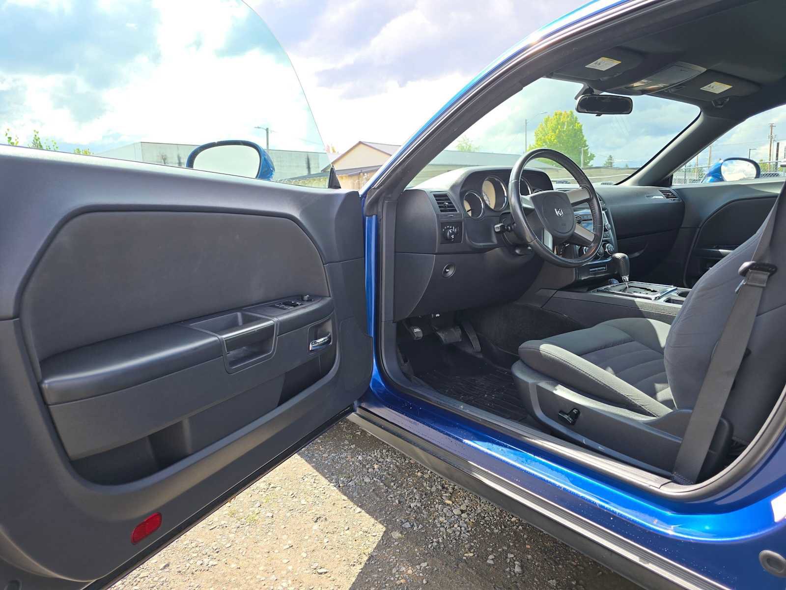 Used 2010 Dodge Challenger R/T RWD image 16
