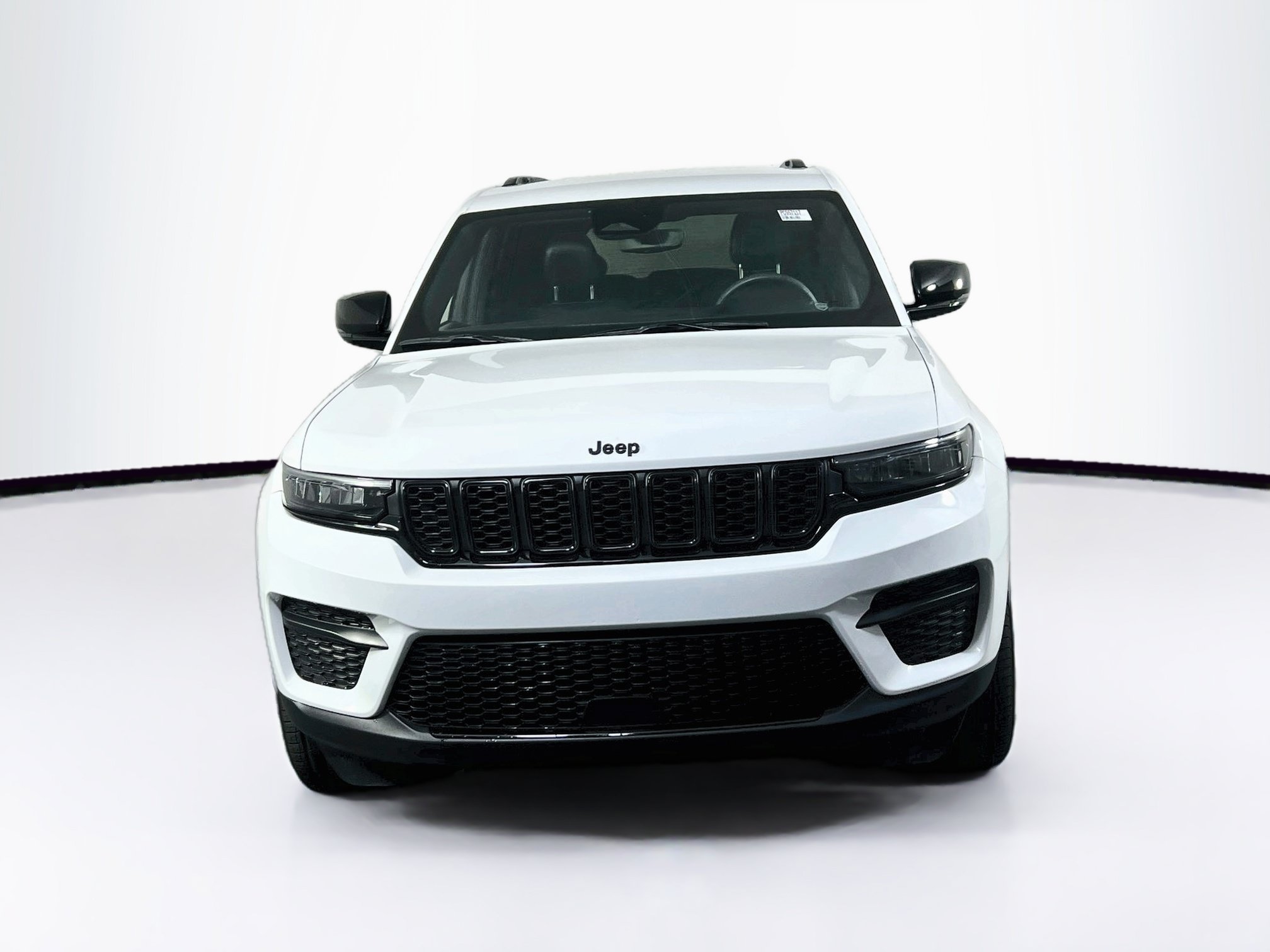Used 2023 Jeep Grand Cherokee Altitude AWD/4WD image 2