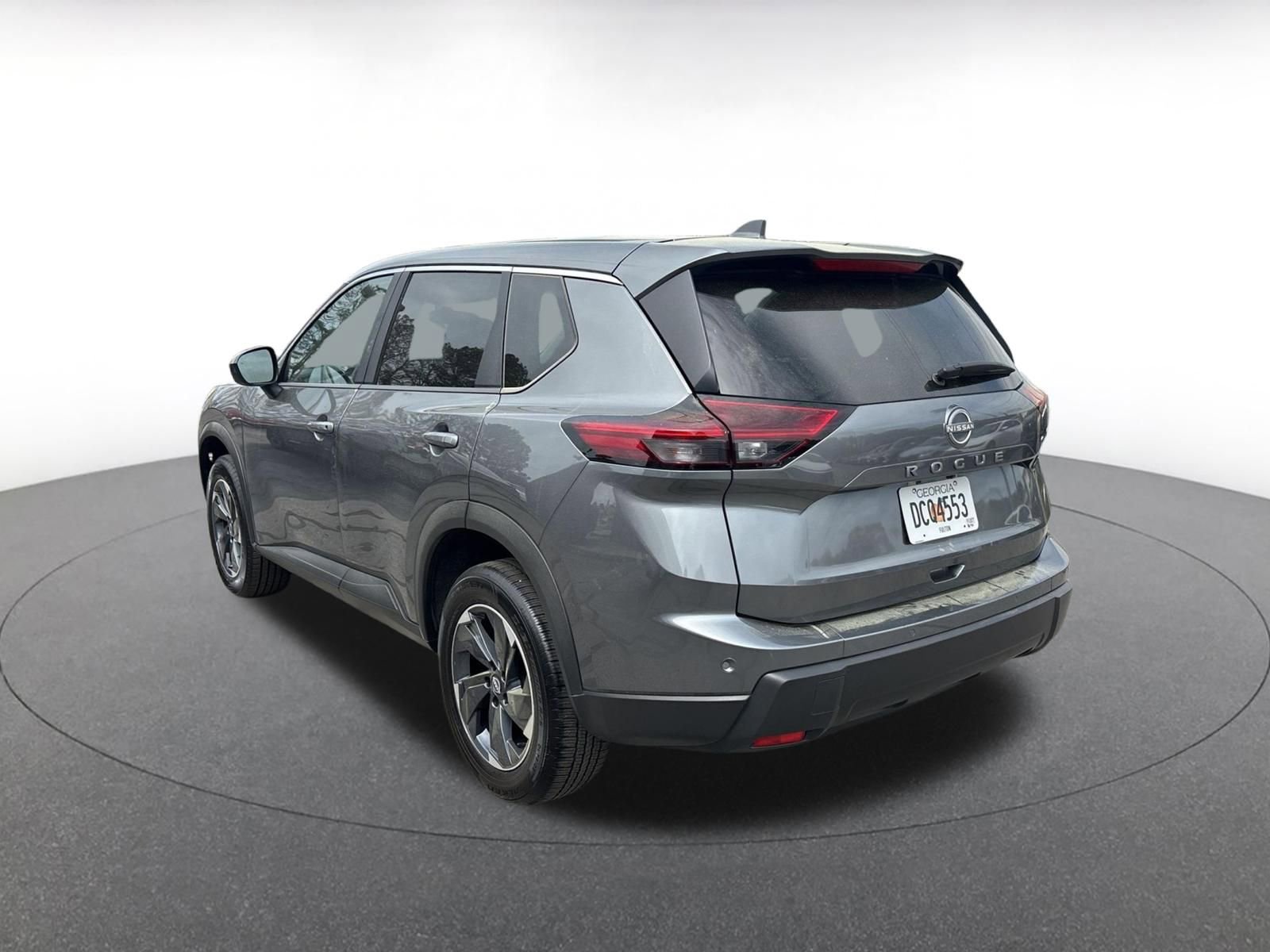 Used 2025 Nissan Rogue SV FWD image 13