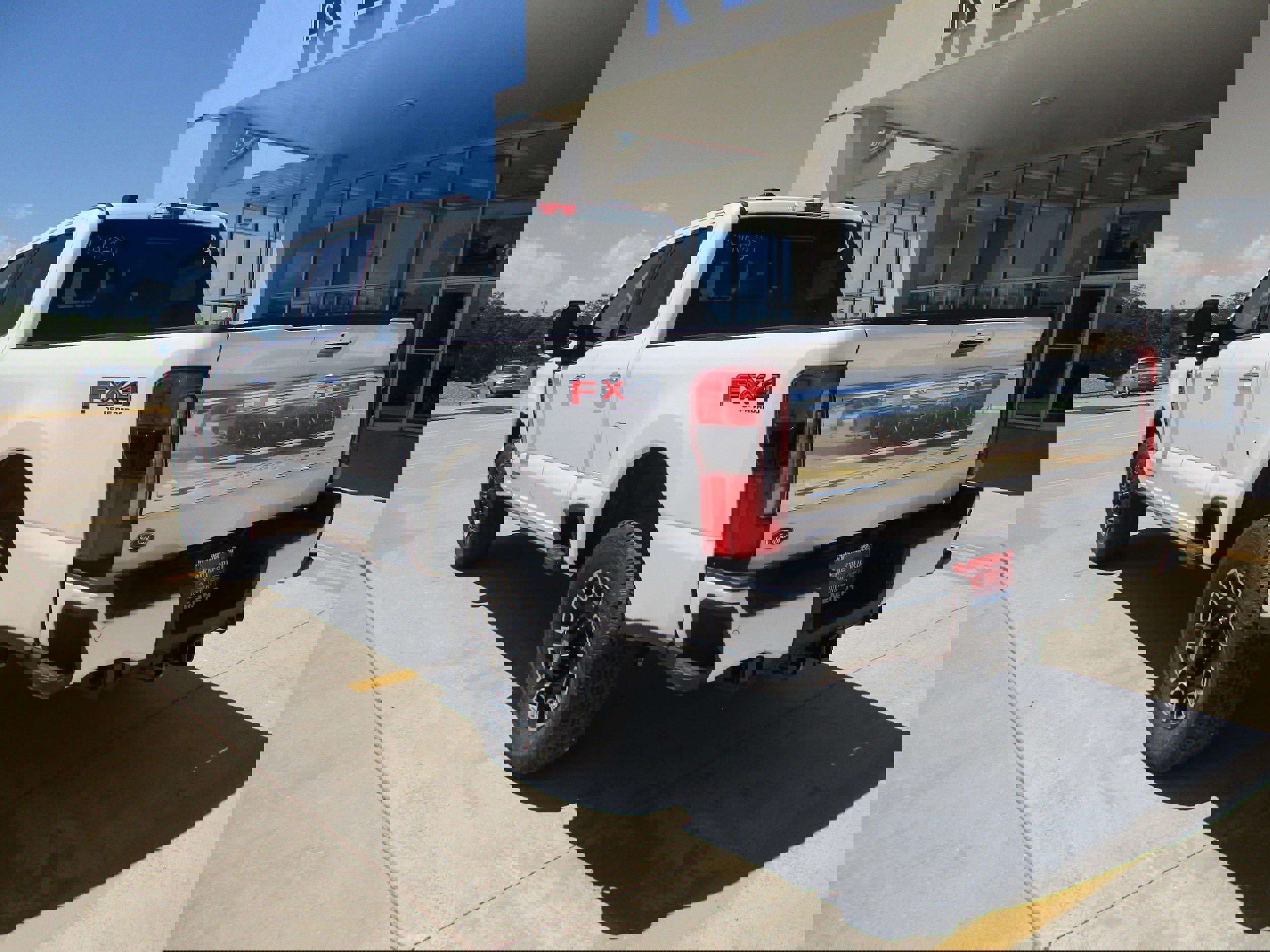 New 2024 Ford F250 Platinum w/ FX4 Off-Road Package image 4