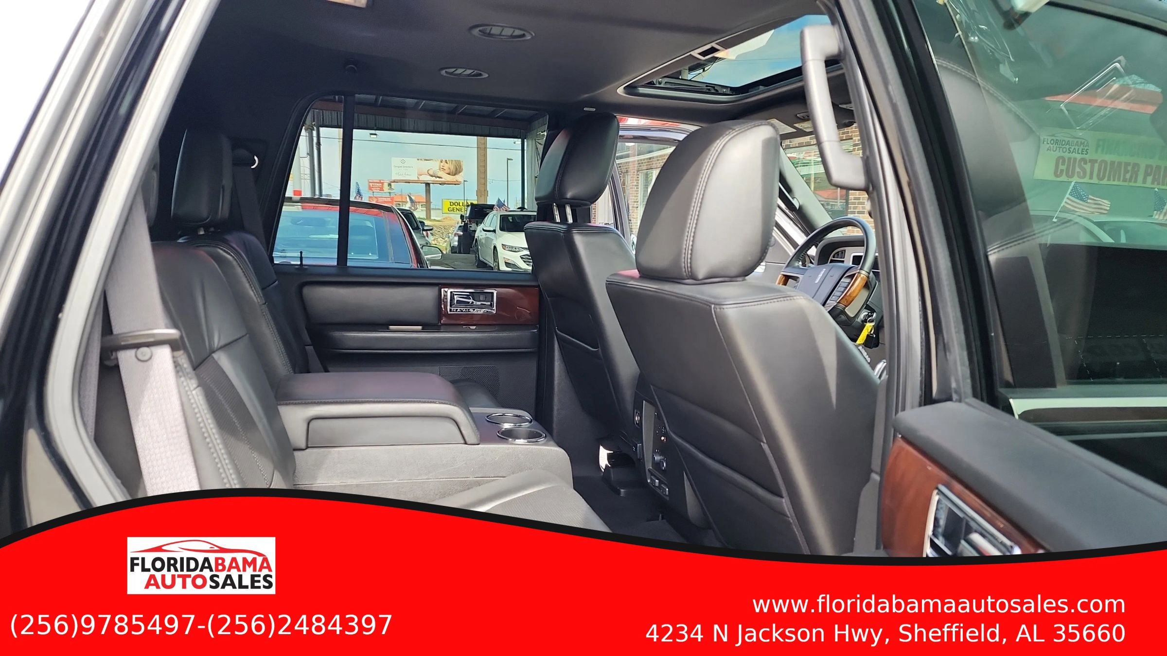 Used 2011 Lincoln Navigator Sport Utility 4D image 20