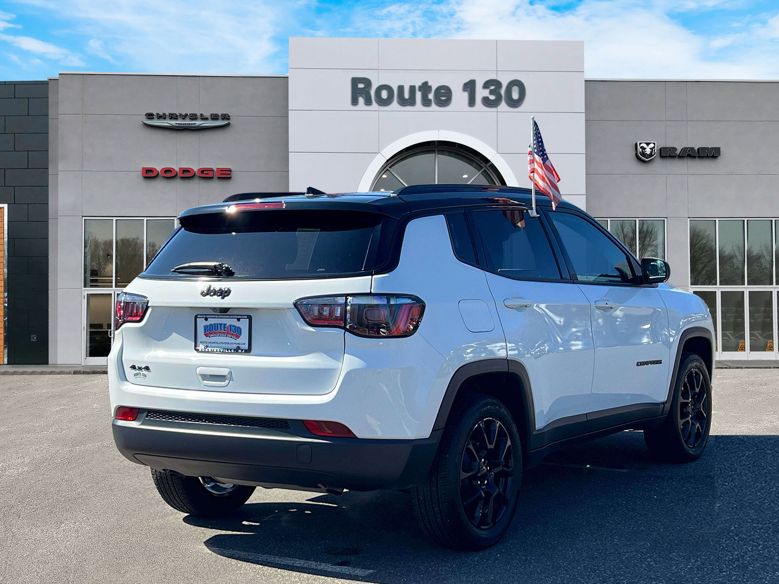 Used 2023 Jeep Compass Latitude w/ Convenience Group image 4