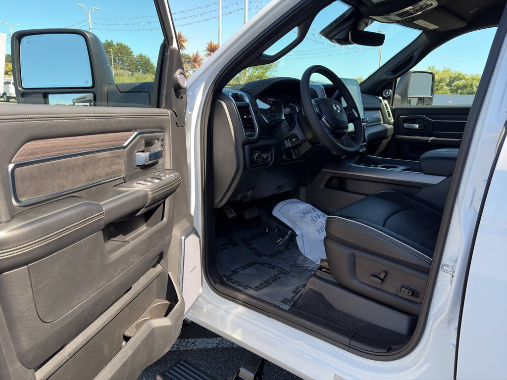 New 2026 RAM 3500 Laramie AWD/4WD image 7