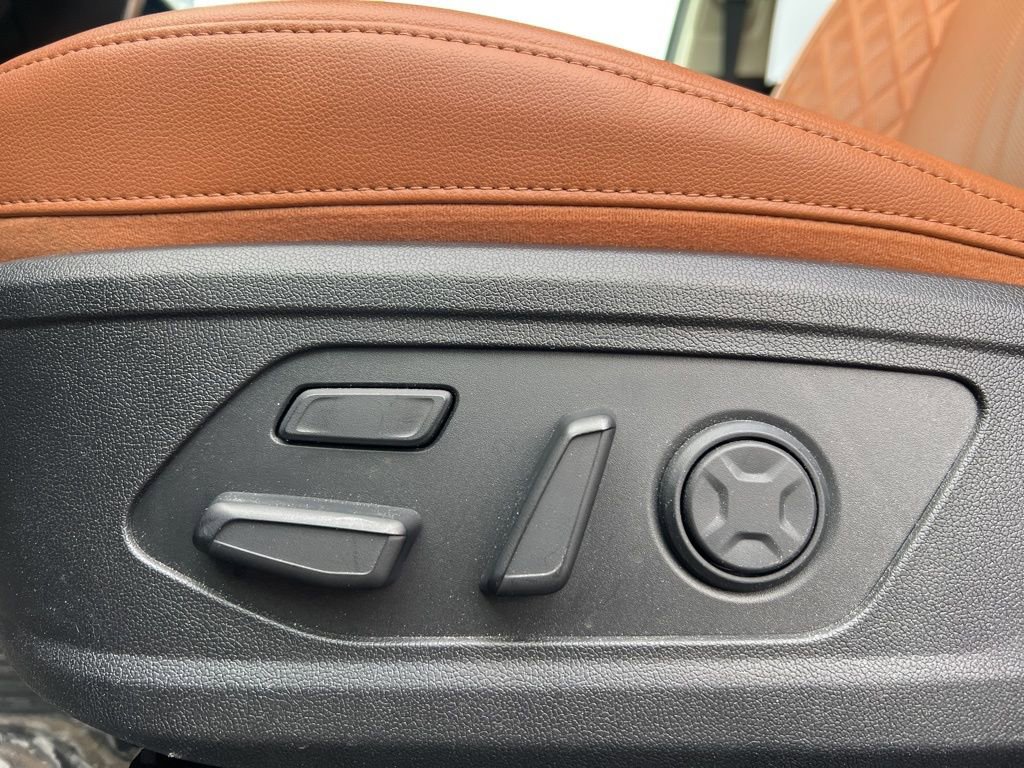 Used 2023 Kia Sorento SX Prestige image 11