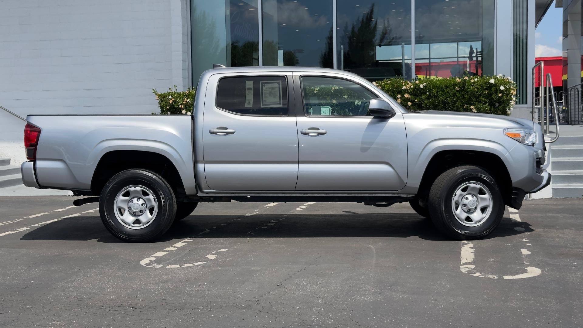 Used 2022 Toyota Tacoma SR w/ SR Convenience Package RWD image 3