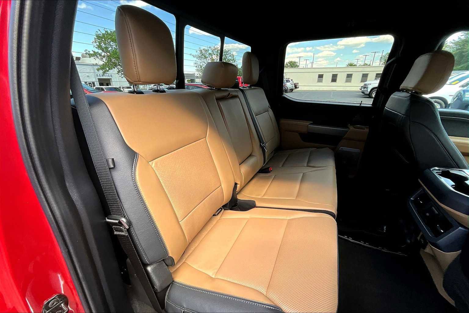 Used 2024 Ford F250 Lariat w/ Chrome Package image 18