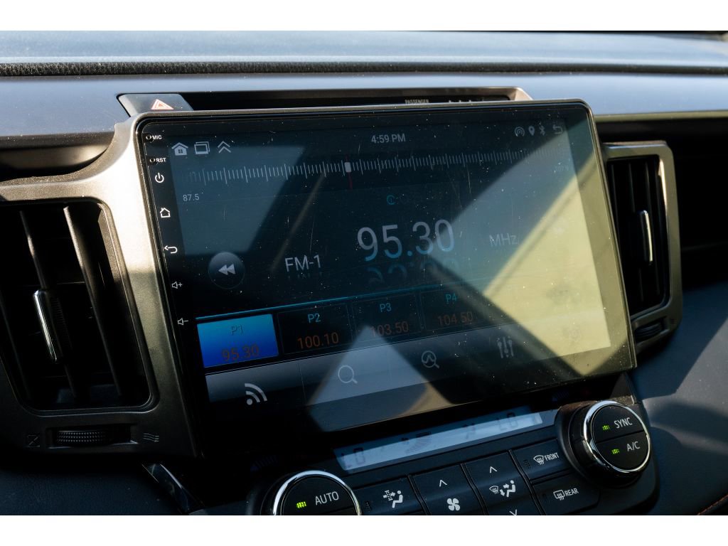 Used 2018 Toyota RAV4 SE w/ All Weather Liner Package image 25