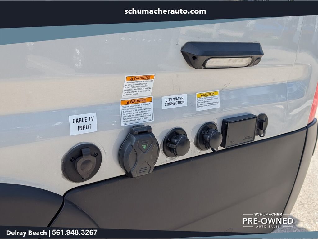 Used 2025 RAM ProMaster 3500 w/ Storage Group FWD image 14