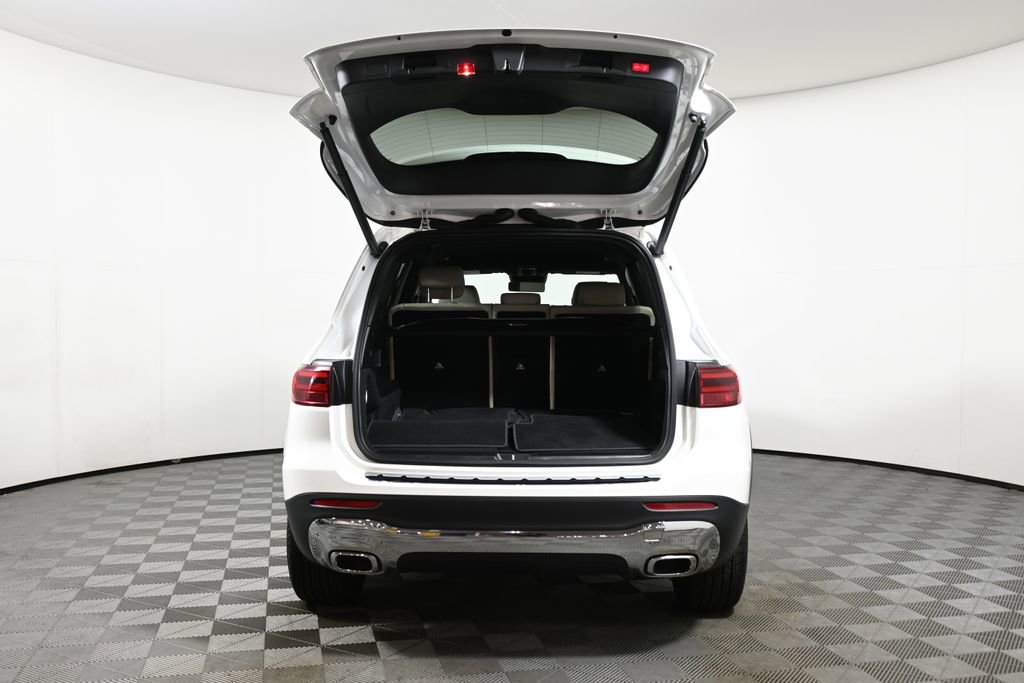 Used 2025 Mercedes-Benz GLB 250 4MATIC image 33