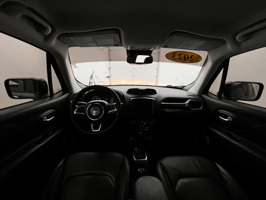 Used 2023 Jeep Renegade Limited image 2