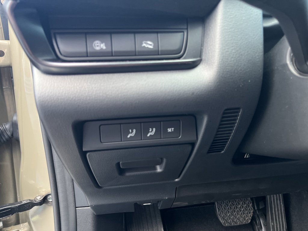 Certified 2025 MAZDA CX-30 Carbon image 10