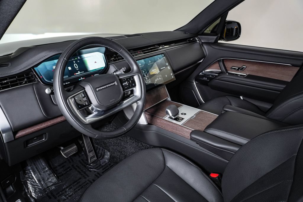 Used 2025 Land Rover Range Rover SE AWD/4WD image 19
