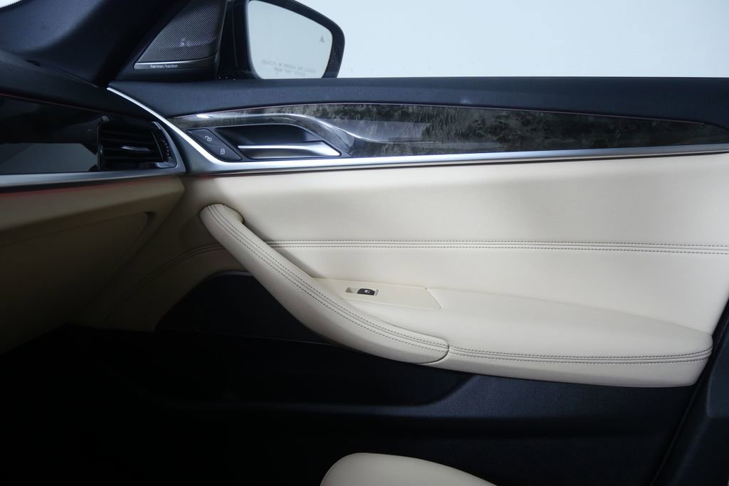 Certified 2023 BMW 530i w/ Premium Package image 27