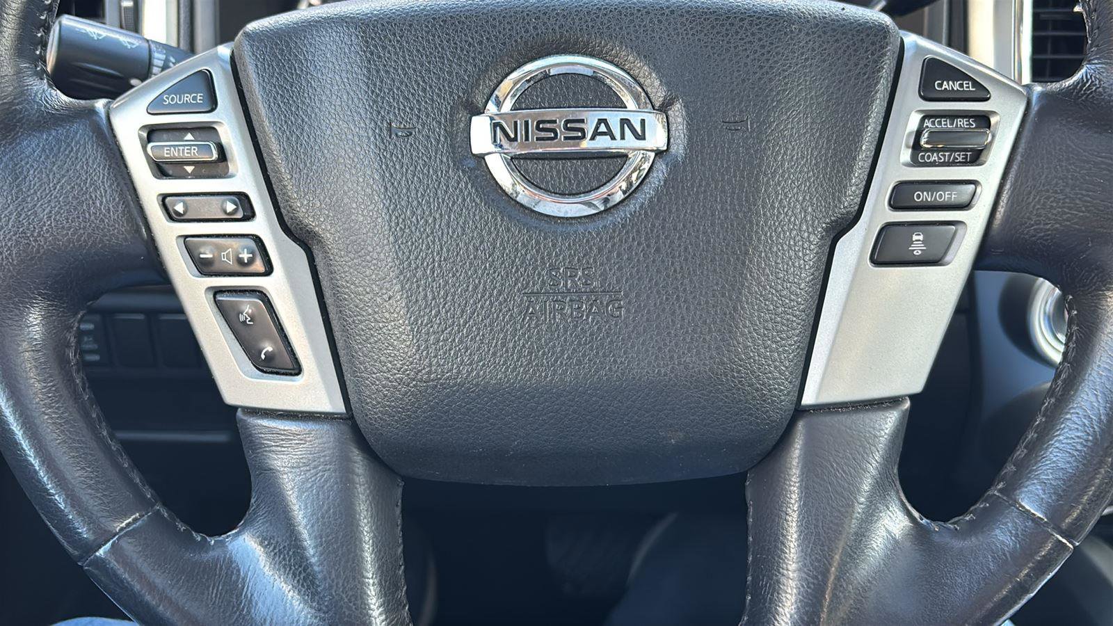 Used 2020 Nissan Titan SL w/ Moonroof Package image 25