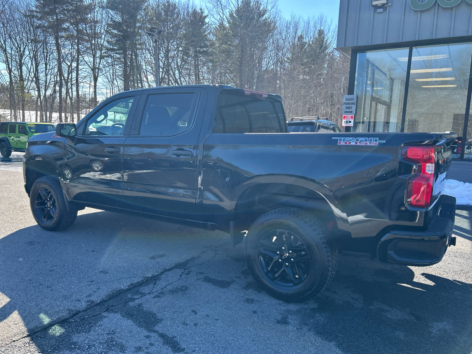 Used 2022 Chevrolet Silverado 1500 Custom Trail Boss w/ Midnight Edition image 9