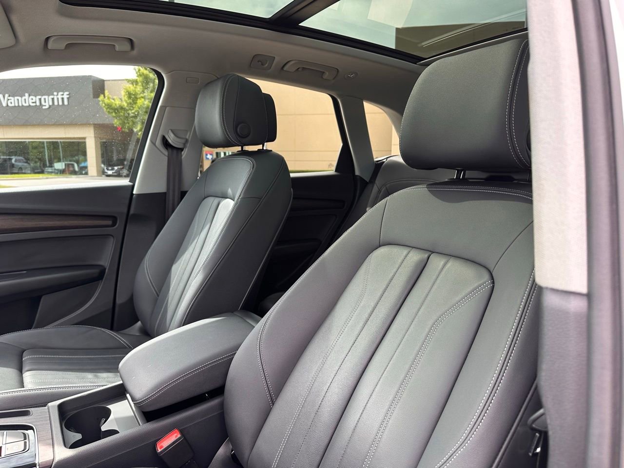 Used 2023 Audi Q5 2.0T Premium w/ Convenience Package image 24