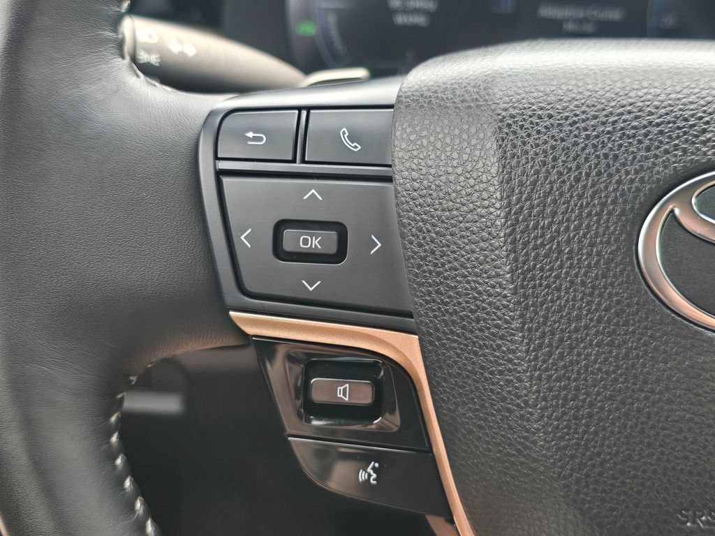 Used 2025 Toyota Crown Signia AWD/4WD image 34